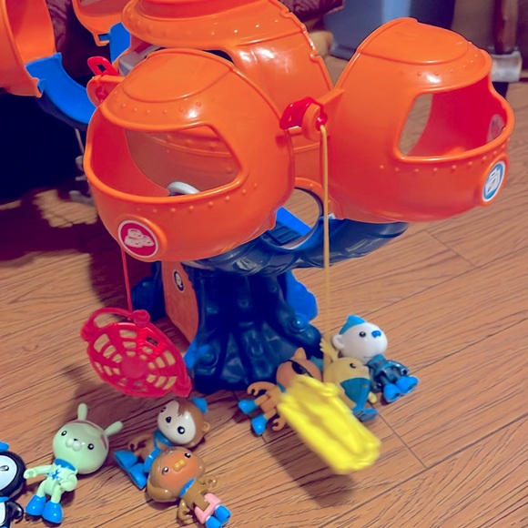 Octonauts Octopod Playset With 8 Characters - Picture 4 of 5